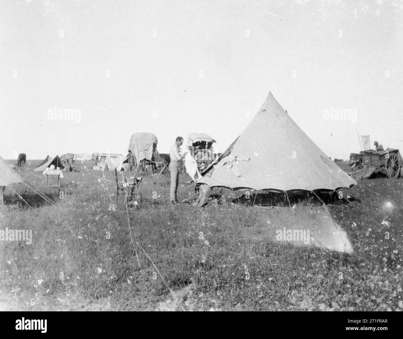 The Second Boer War, 1899-1902 Soldiers of one of the British mounted regiments resting in their camp. They are probably servicemen of the Lothians and Berwickshire Yeomanry. Stock Photo