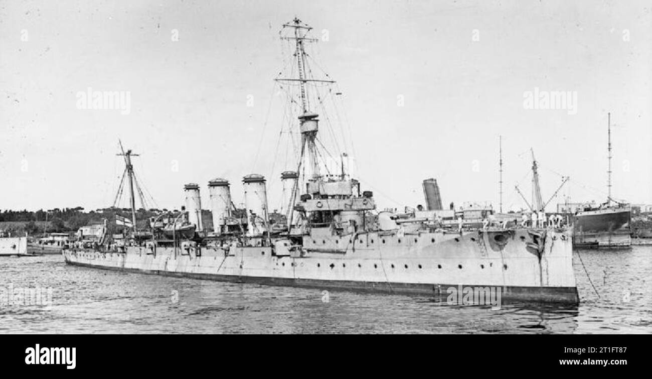 . British light cruiser HMS GLOUCESTER at Brindisi Stock Photo - Alamy