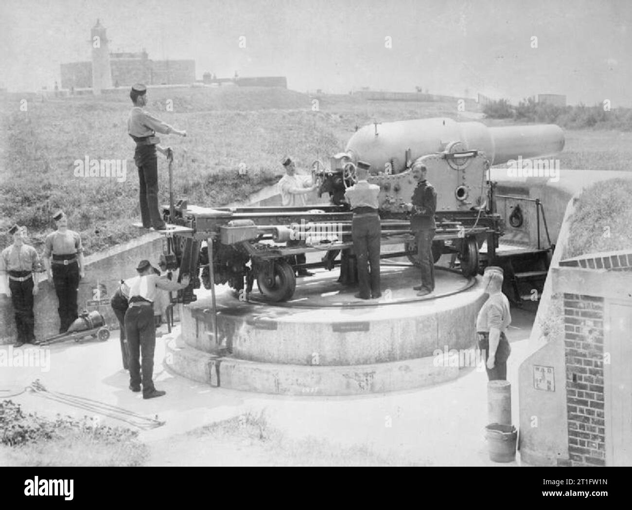 Symonds and Co Collection Royal Artillery, Southsea. Comment : The gun ...