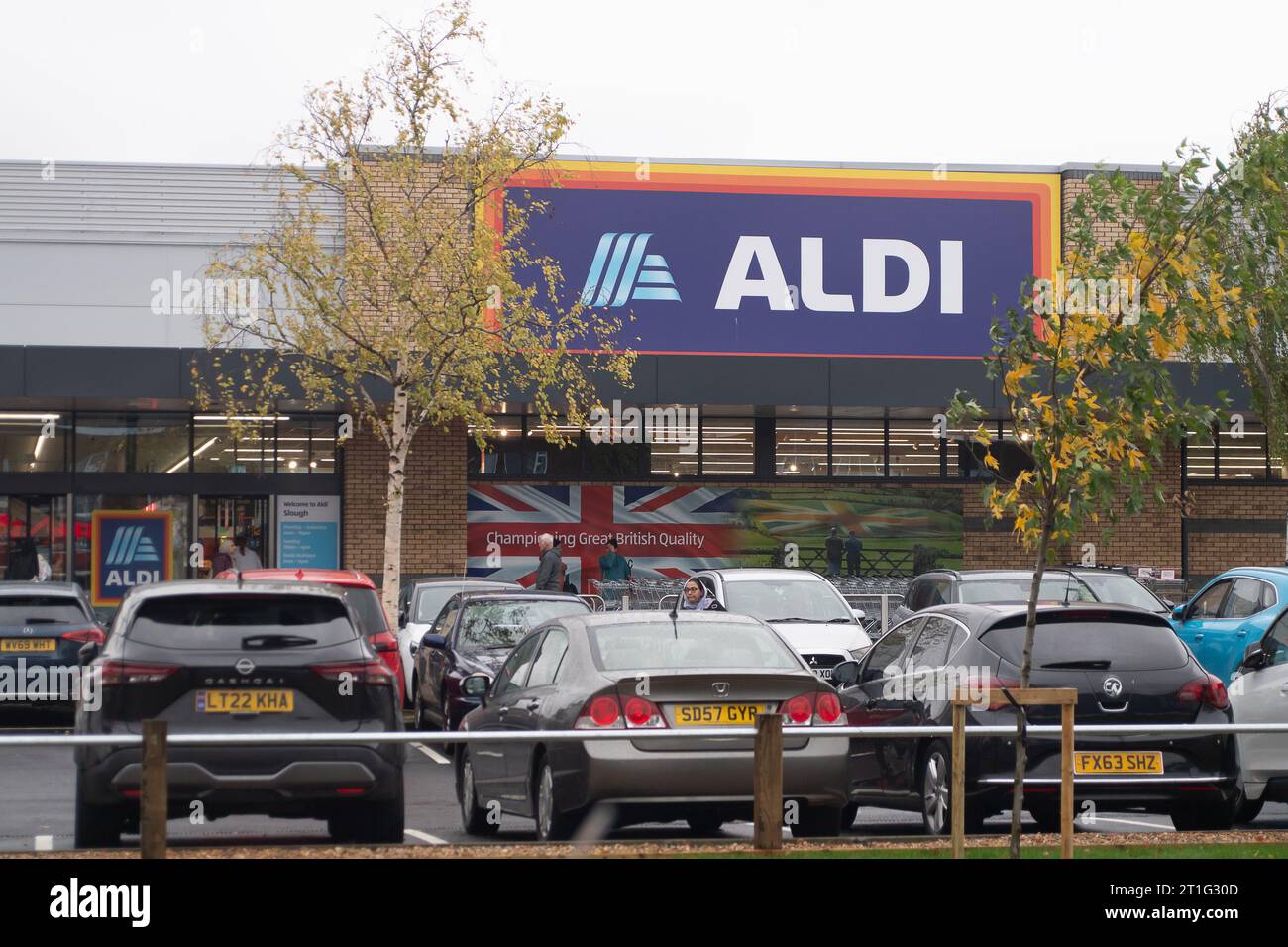 Slough, UK. 13th October, 2023. A new Aldi supermarket on the Farnham
