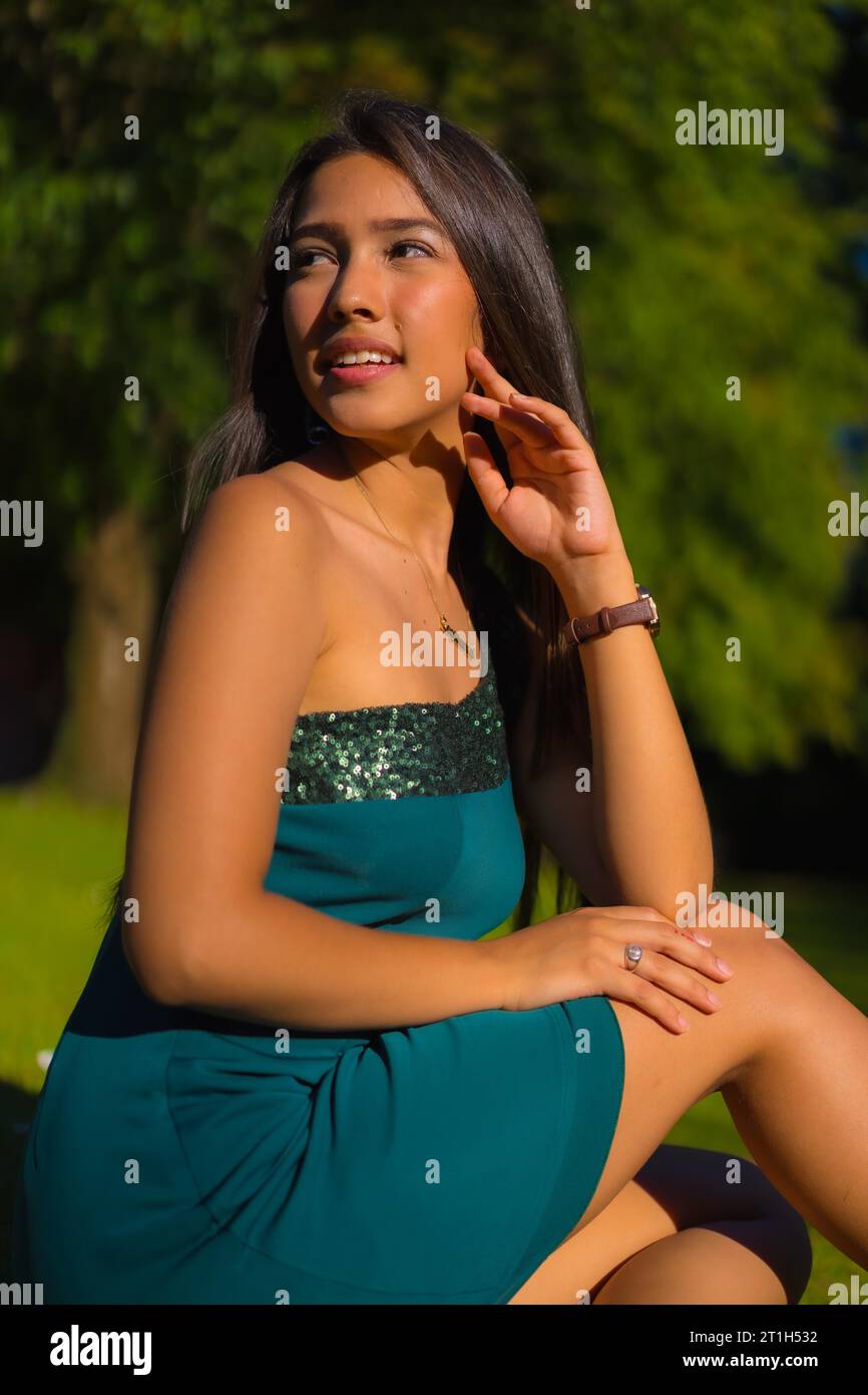rezident-reshoot-abundent-latina-tight-dress-reteta-medicala-cad-pr-nz