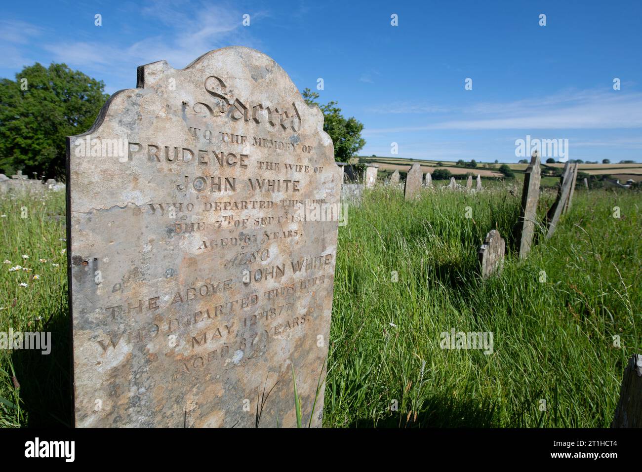 Gravestone of Prudence and John White, died in 1861 and 1877