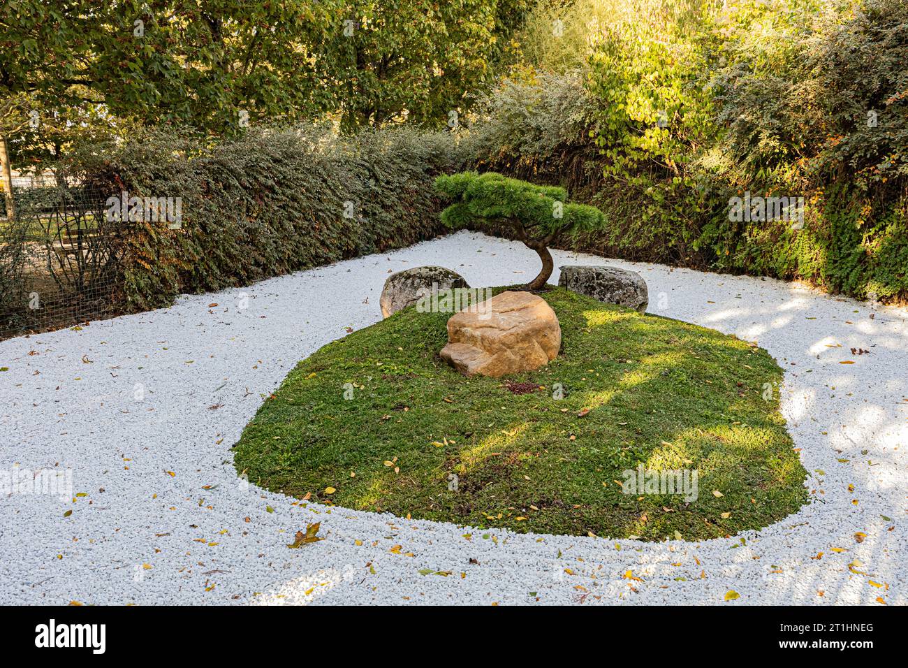 Newly created dry Zen garden in Dijon's Japanese garden. Jardin zen sec