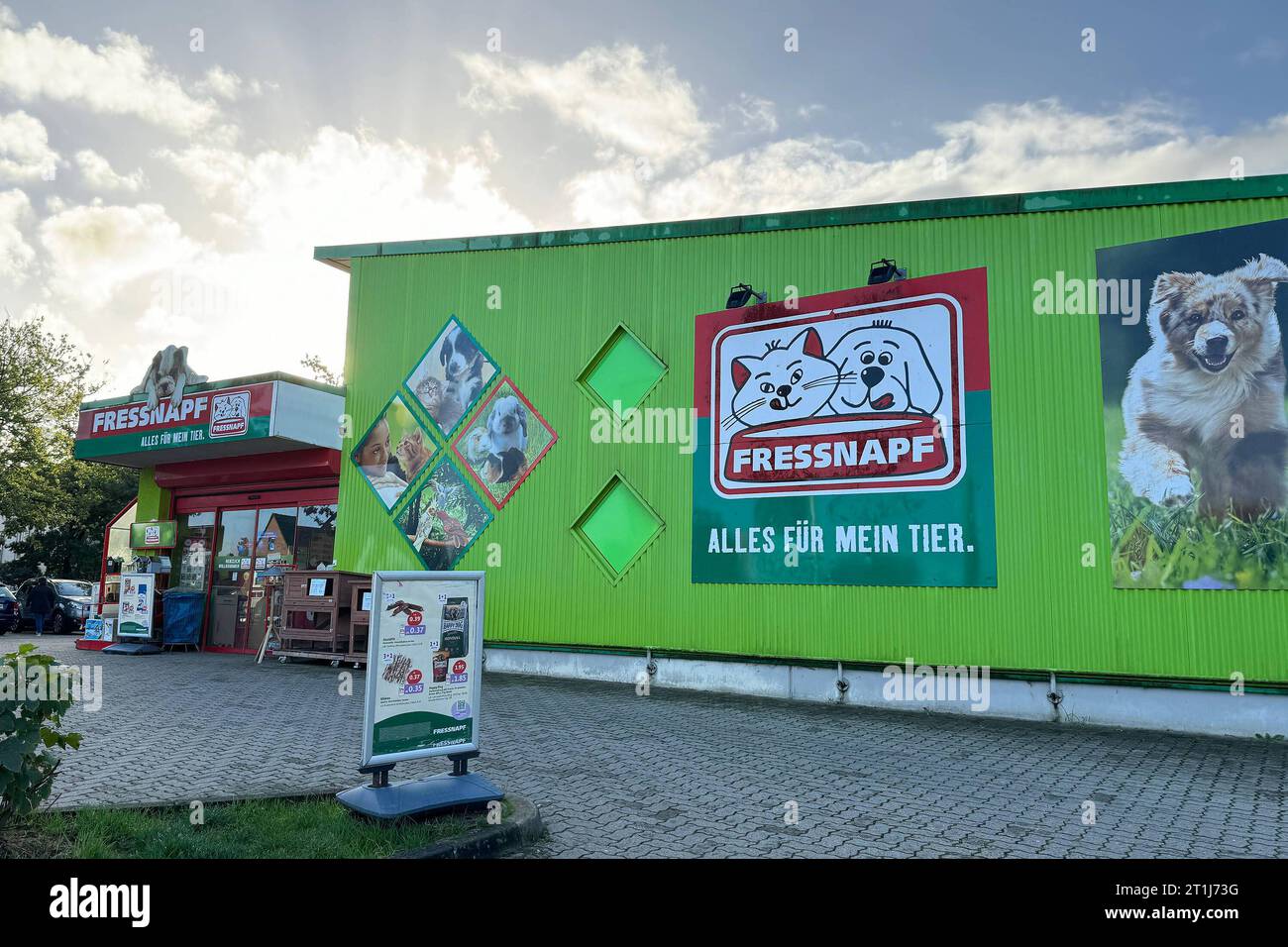 Stock- und Symbolbilder I 14.10.2023 Fressnapf Hamburg Hamburg Hamburg Deutschland *** Stock and symbol images I 14 10 2023 Fressnapf Hamburg Hamburg Germany Copyright: xLobeca/FelixxSchlikisx Credit: Imago/Alamy Live News Stock Photo