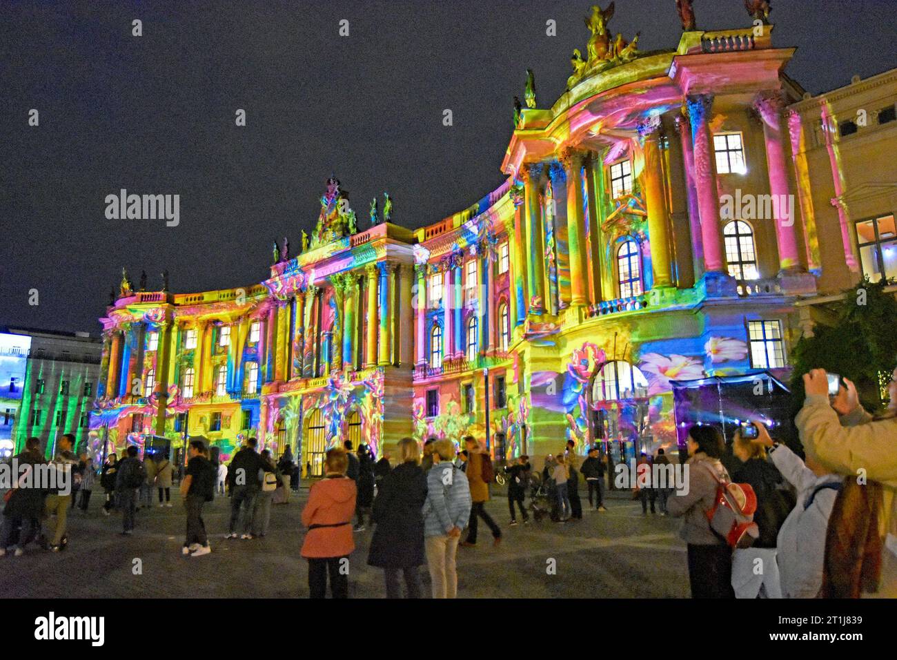 Berlin im Farbenrausch, hier am Bebelplatz *** Berlin in a frenzy of color, here at Bebelplatz Credit: Imago/Alamy Live News Stock Photo