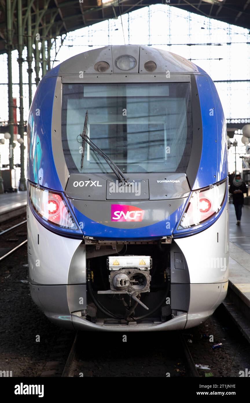 Im Französischen verkehren Züge der SNCF als staatliche