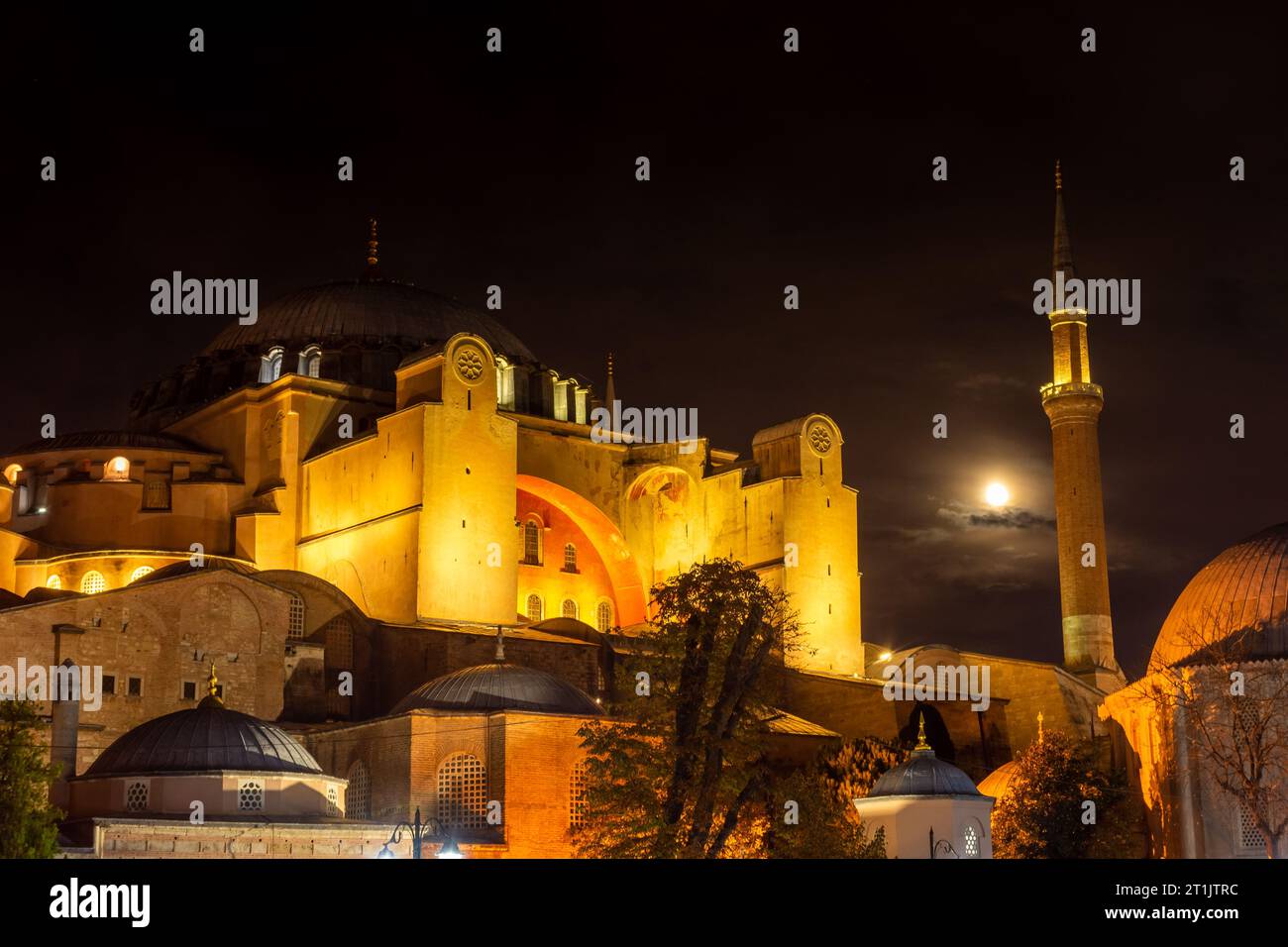 Full moon over Hagia Sophia minaret, Istanbul at night, Turkey Stock ...