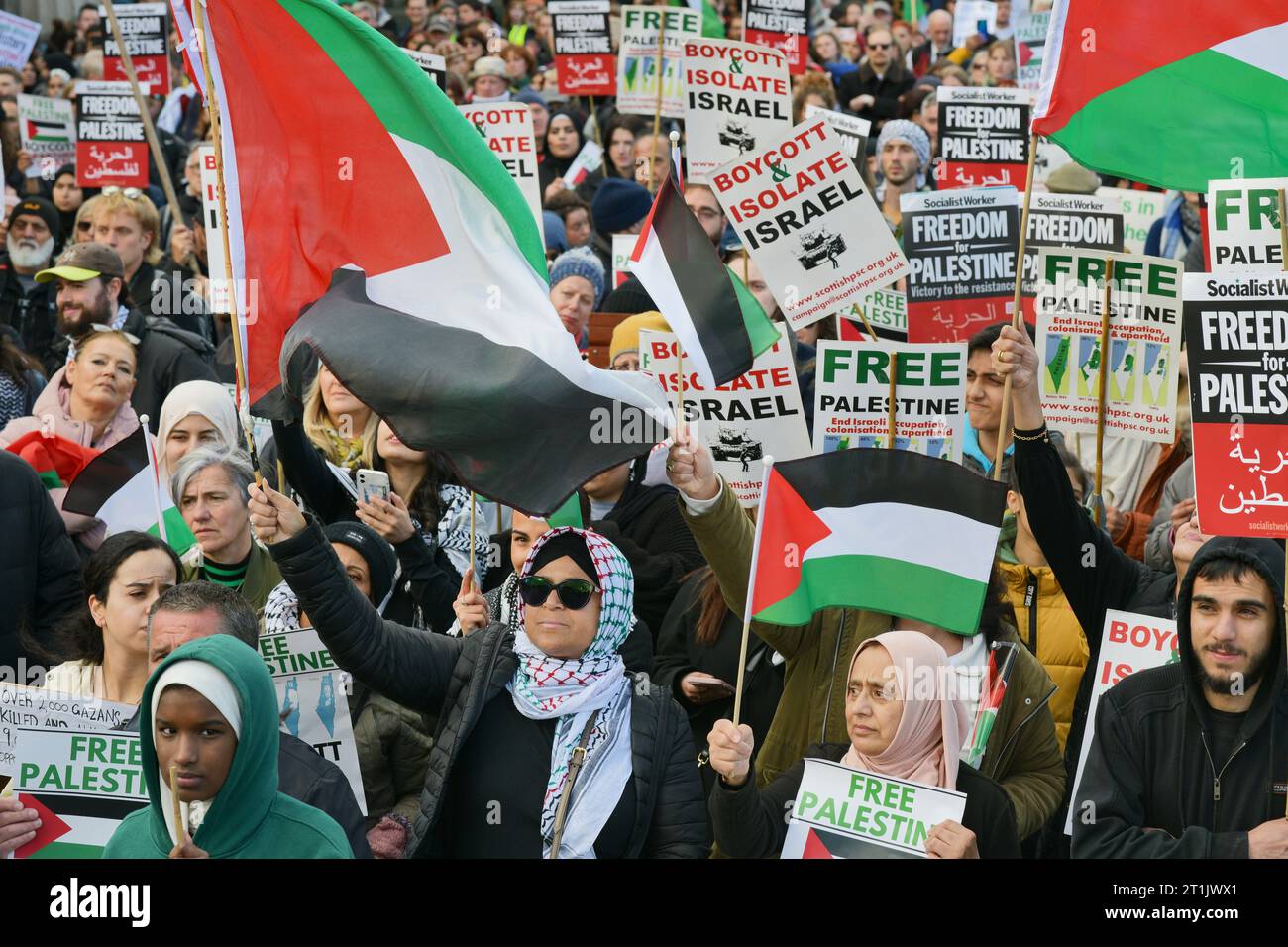 Edinburgh Scotland, UK 14 October 2023. Hundreds take part in the