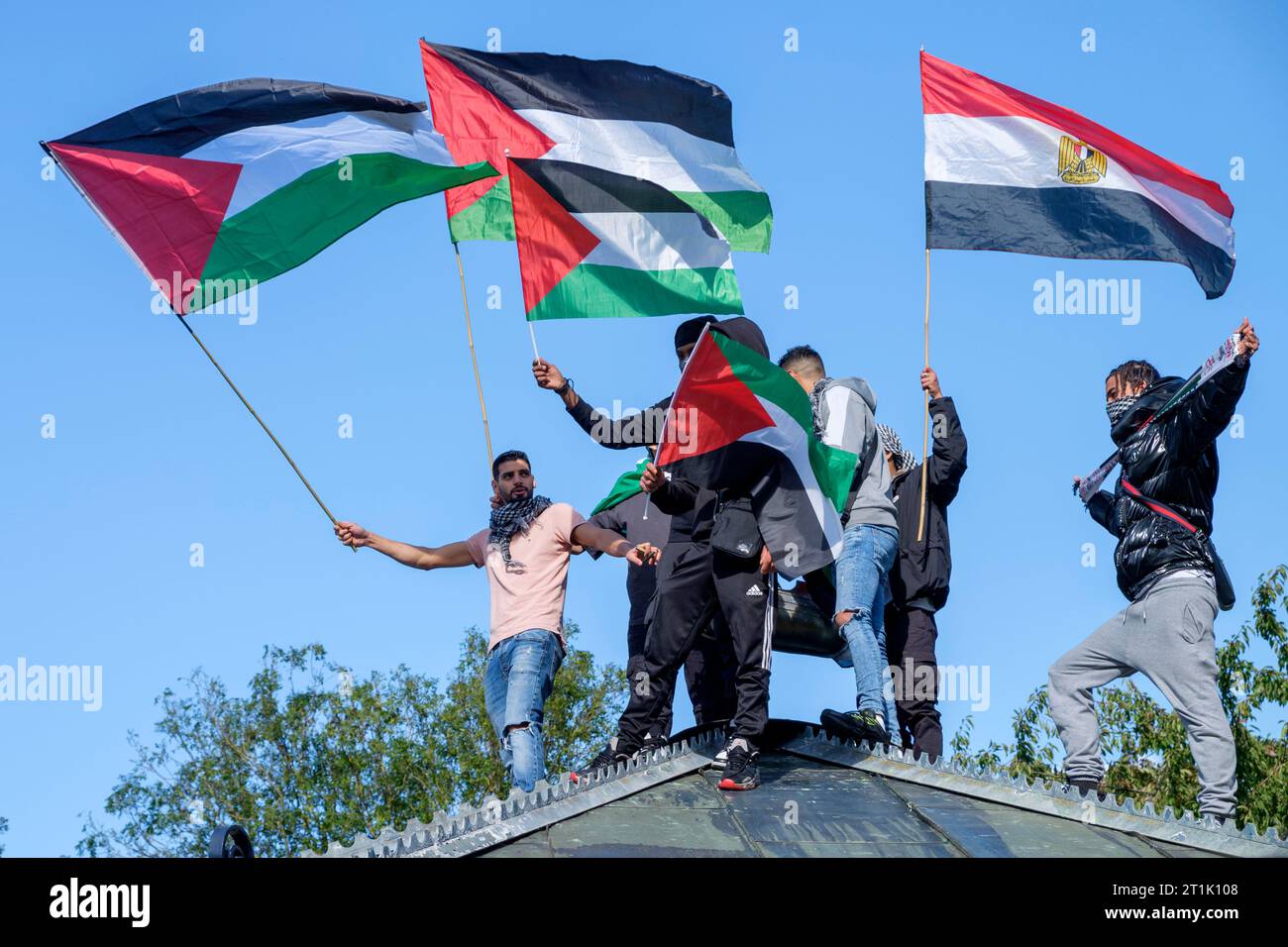 Palestine england flag hi-res stock photography and images - Alamy