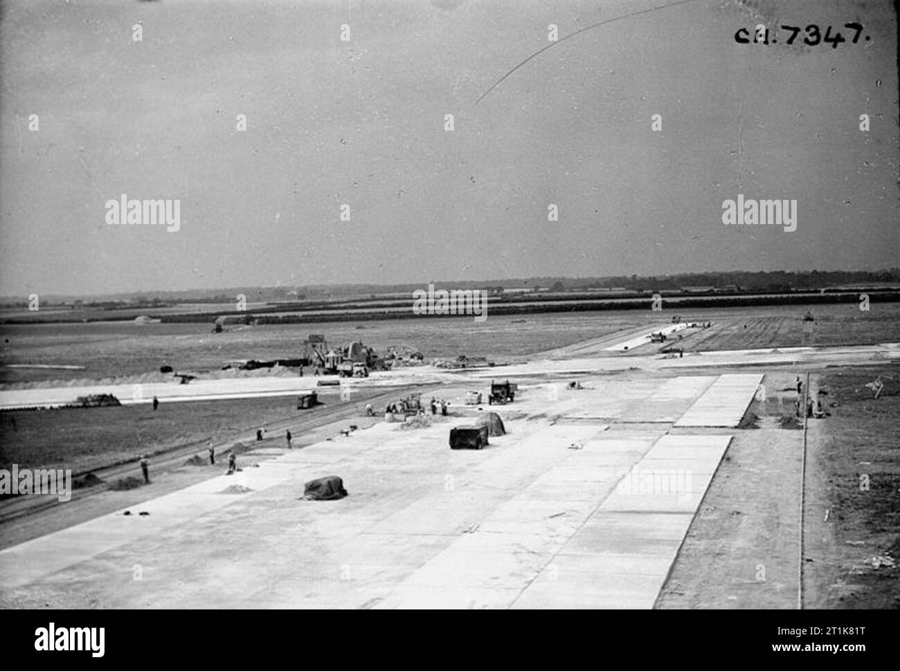 Royal Air Force Bomber Command, 1939-1941. Concrete runways under ...