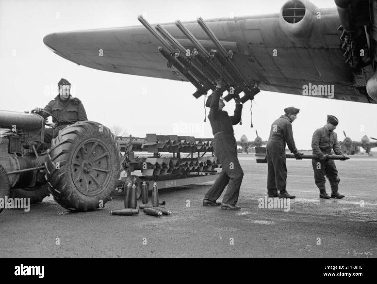 Royal Air Force Coastal Command, 19391945. Armourers fitting 25lb