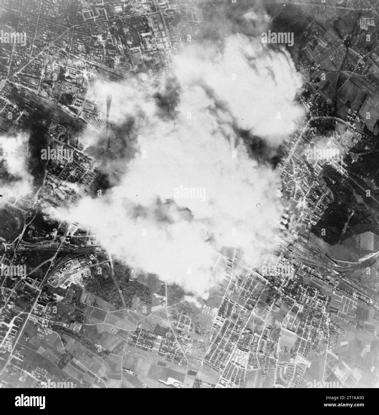 Air Ministry Second World War Official Collection Daylight attack on Munich m/yds (USAAF? 4.10.44?) Image reversed. Stock Photo