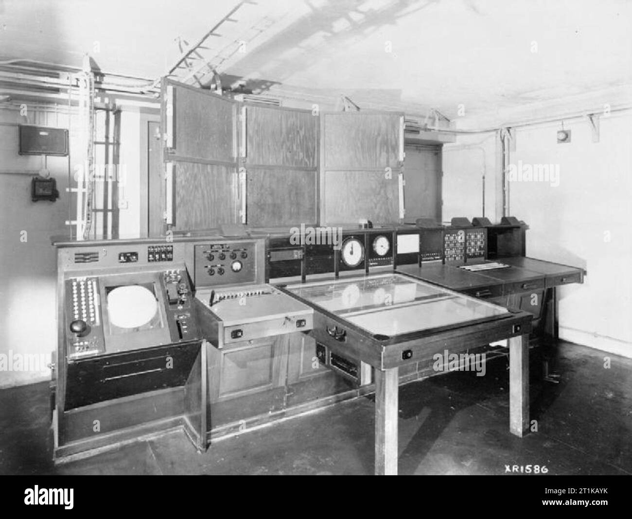 Royal Air Force Radar, 19391945. Chain Home the Mark 3 Console as