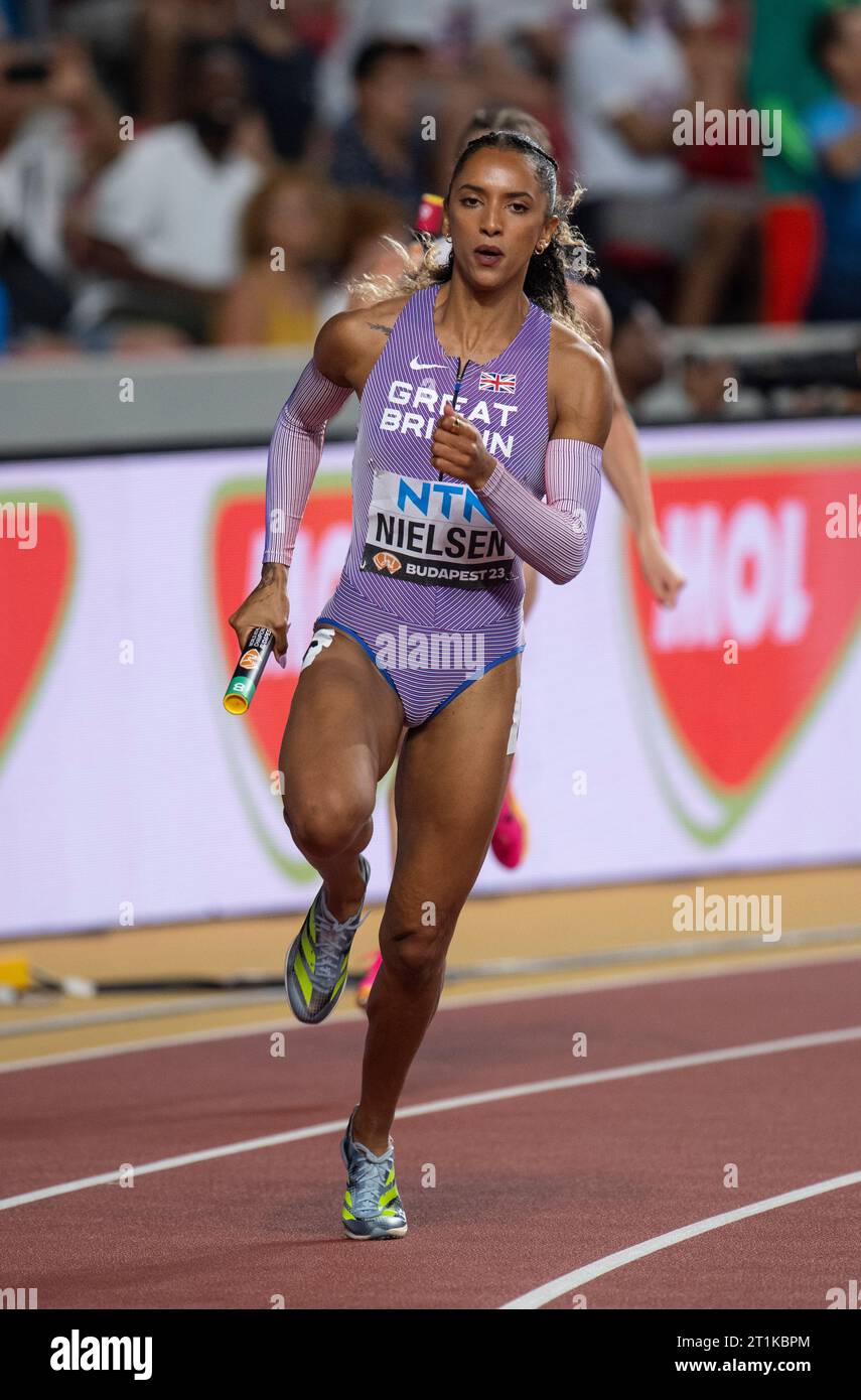 Laviai Nielsen Of Great Britain Competing In The Mixed 4x400m Relay At ...