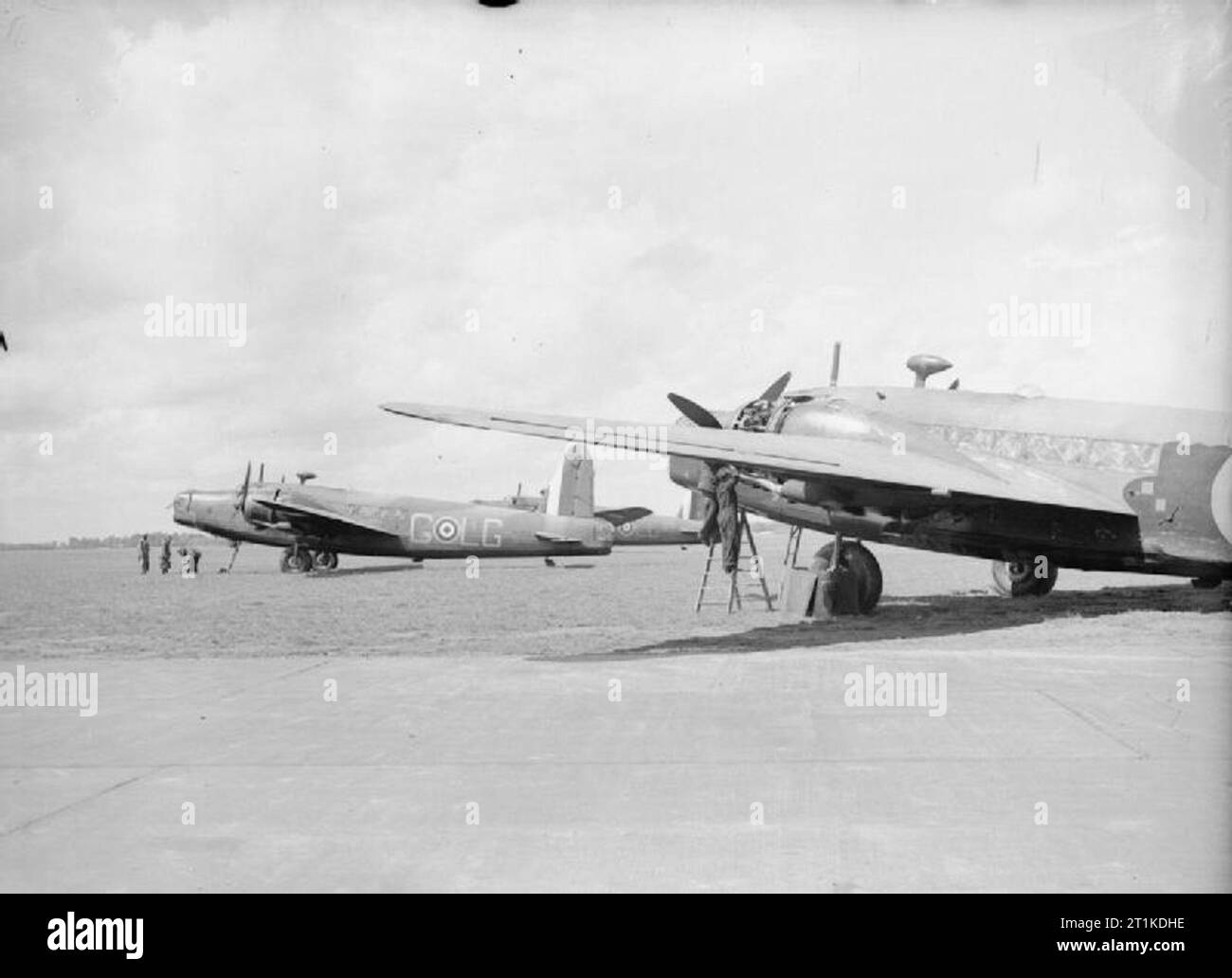 Royal Air Force Bomber Command 1939 1941 Wellington Mark IAs N2912 royal-air-force-bomber-command-1939-1941-wellington-mark-ias-n2912
