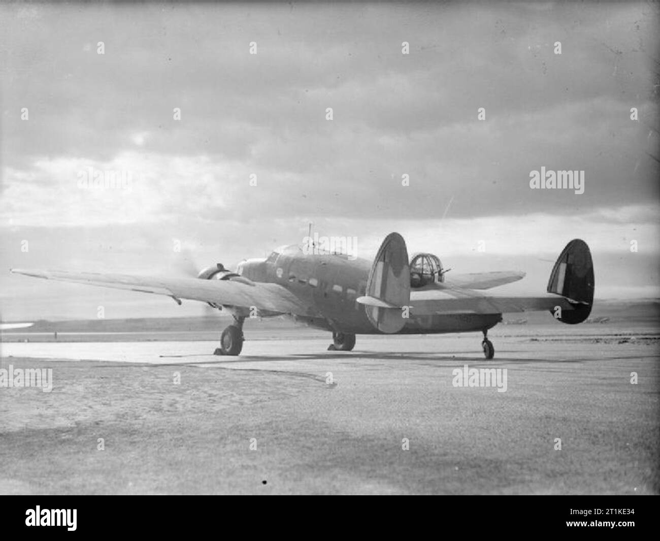 American Aircraft in RAF Service 1939-1945- Lockheed L-214 and L-414 Hudson. Hudson Mark I, N7326 &#145;ZS-F&#146;, of No. 233 Squadron RAF based at Aldergrove, County Antrim, preparing to take off from Leuchars, Fife. Stock Photo