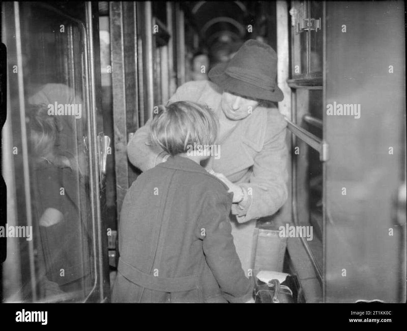 Evacuated children ww2 hi-res stock photography and images - Alamy