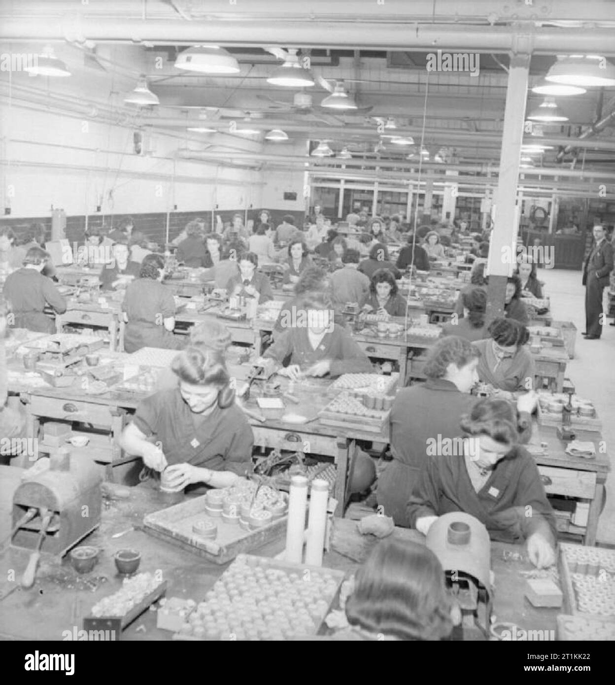 Women Factory Second War Protection Hi res Stock Photography And Images women-factory-second-war-protection-hi-res-stock-photography-and-images