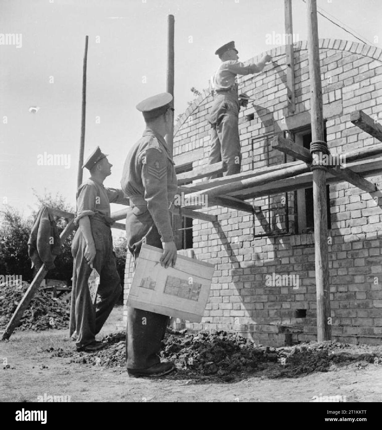 Grenadier Guardsmen Build Emergency Housing in Windsor Sergeant Whyte