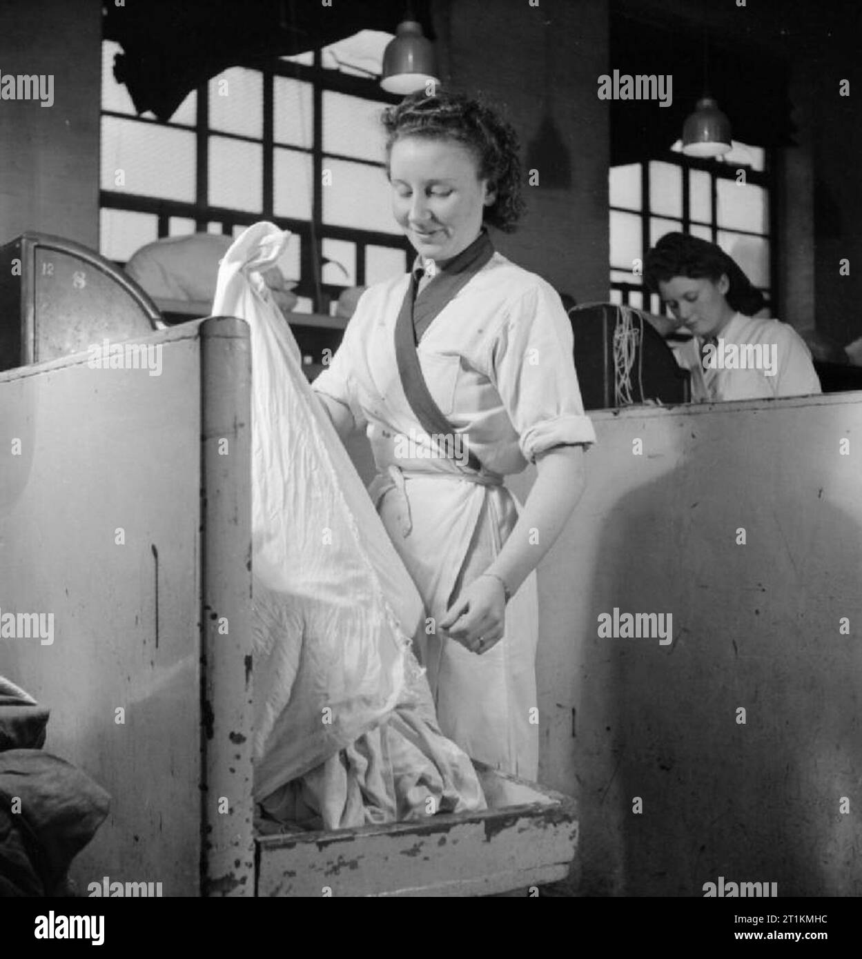 Laundry in Wartime the work of Gleniffer Laundry, Catford, London