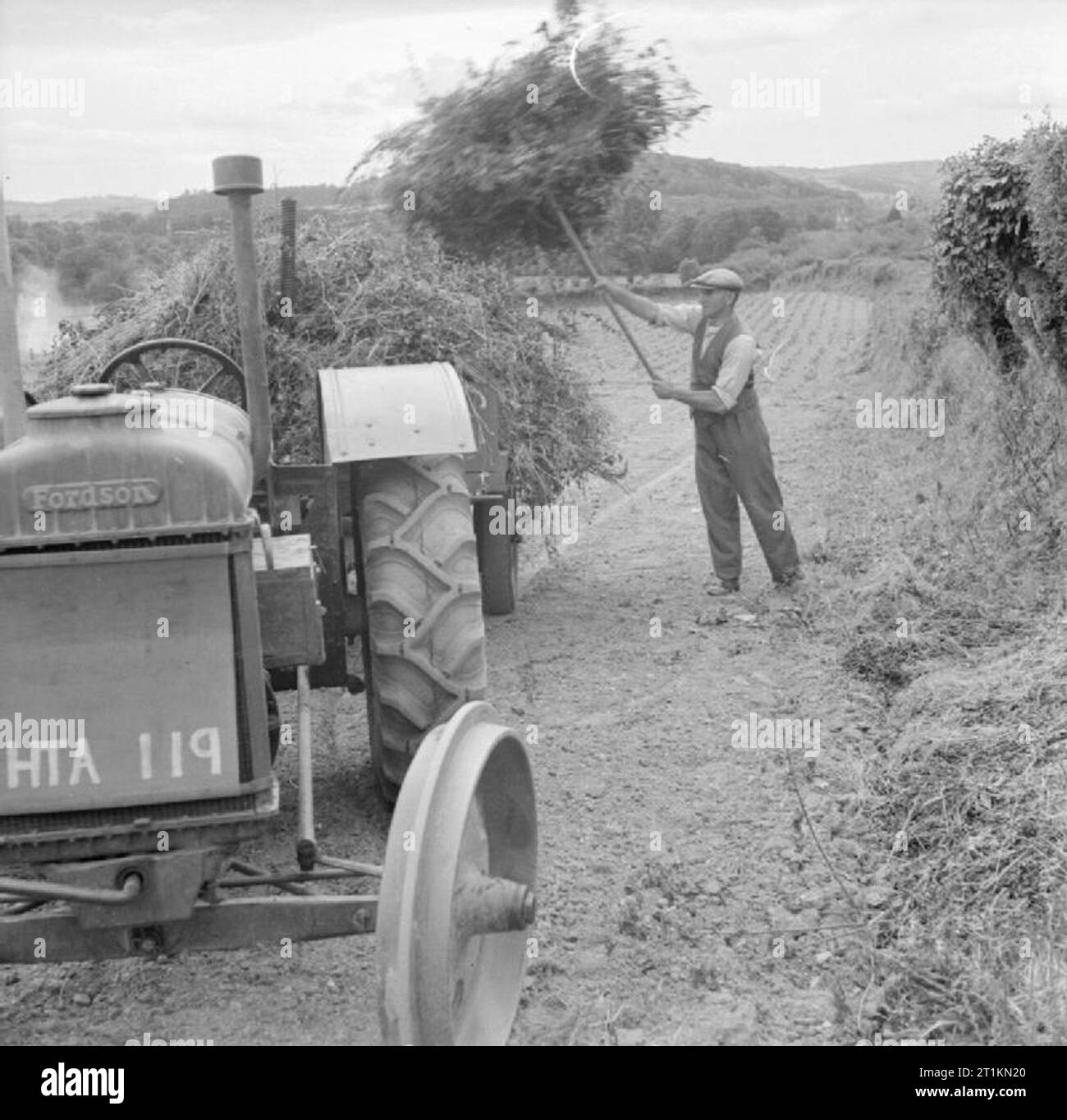 Loads Soil Black And White Stock Photos Images Alamy loads-soil-black-and-white-stock-photos-images-alamy
