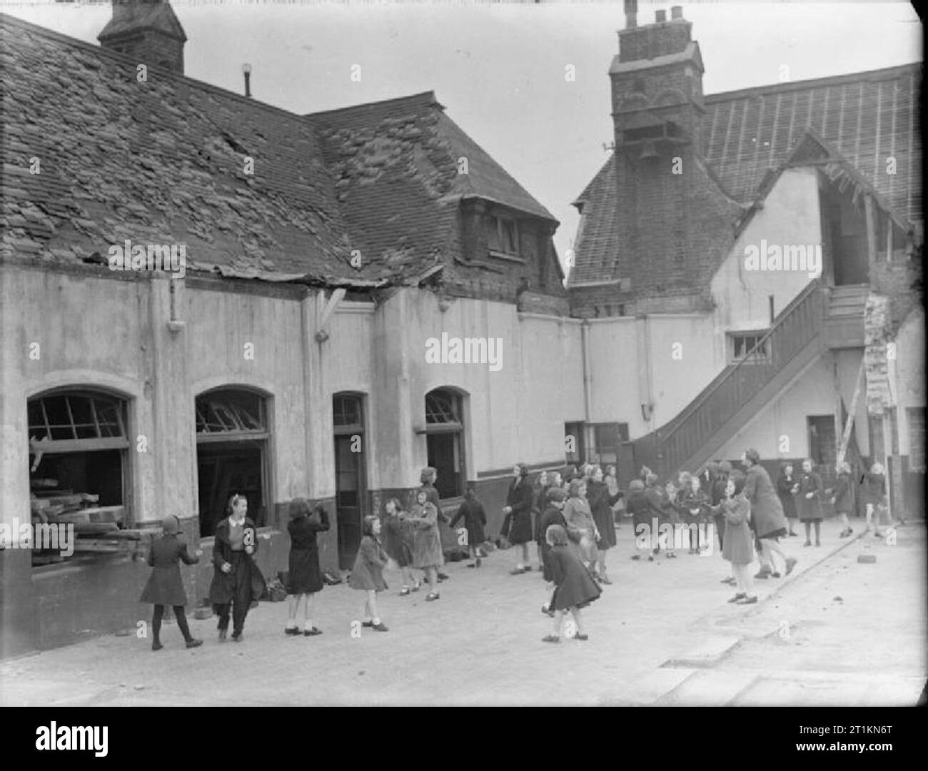 london-schools-in-wartime-school-life-in-london-england-1941