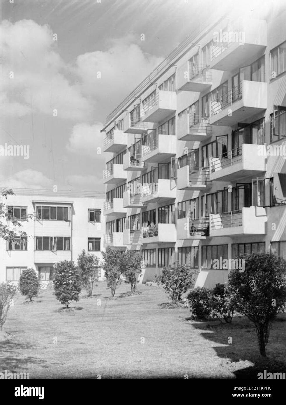 Post War Reconstruction in Britain Housing Designs Pullman Court flats