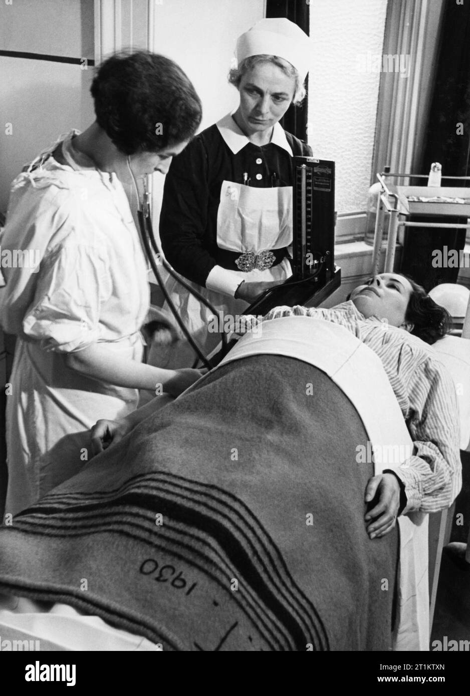 Ww2 female nurse Black and White Stock Photos & Images - Alamy