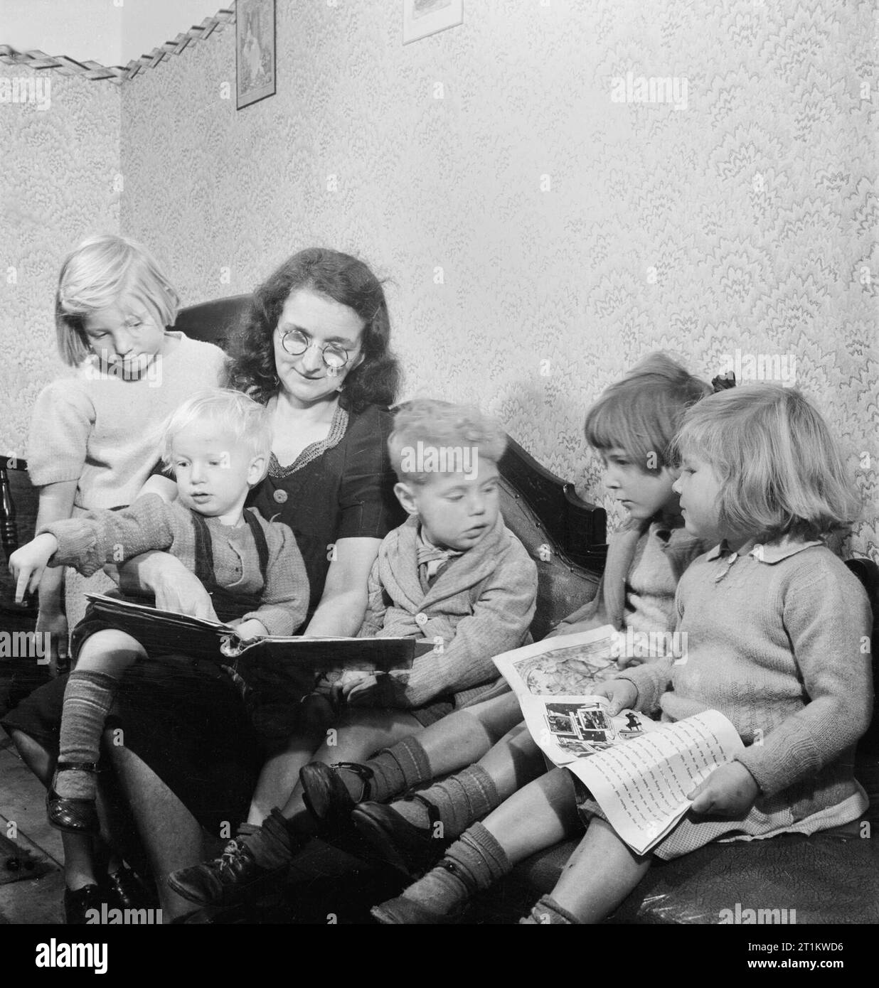 Childminders Black and White Stock Photos & Images Alamy