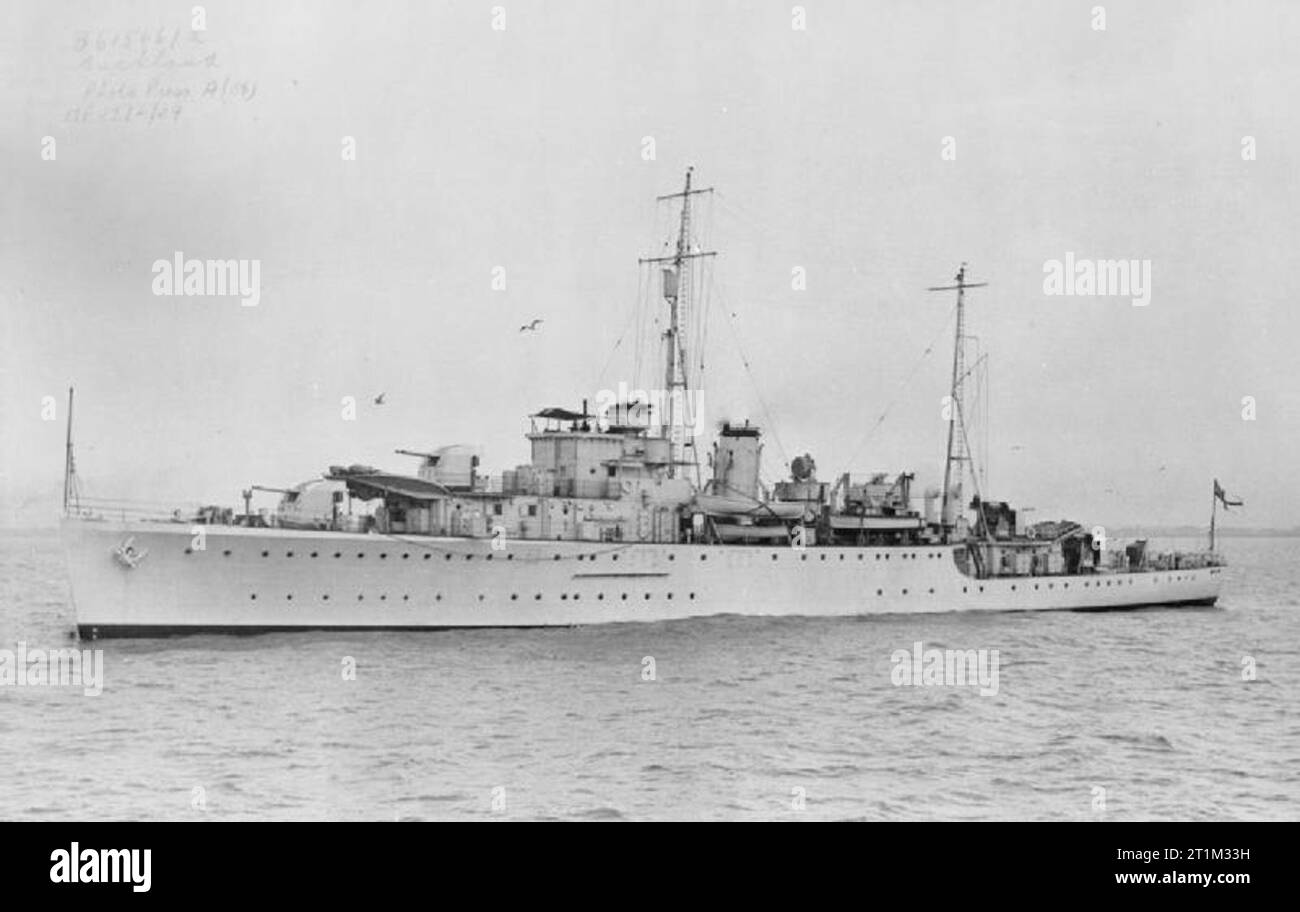 Egret class sloop hi-res stock photography and images - Alamy