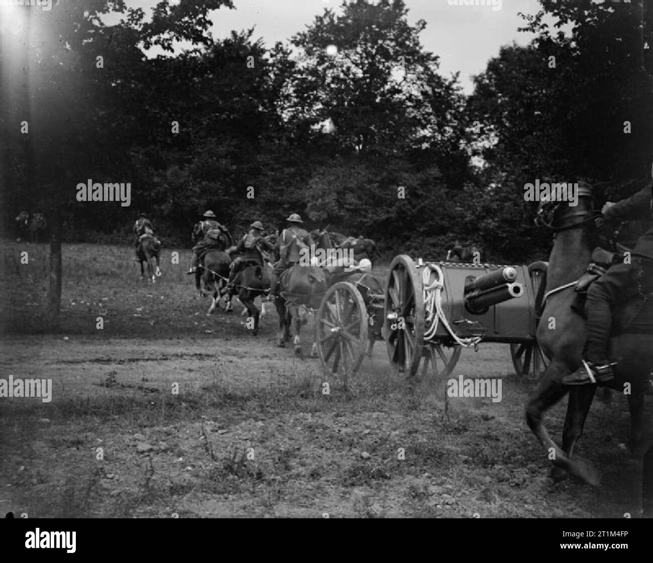 13 pounder gun hi-res stock photography and images - Alamy