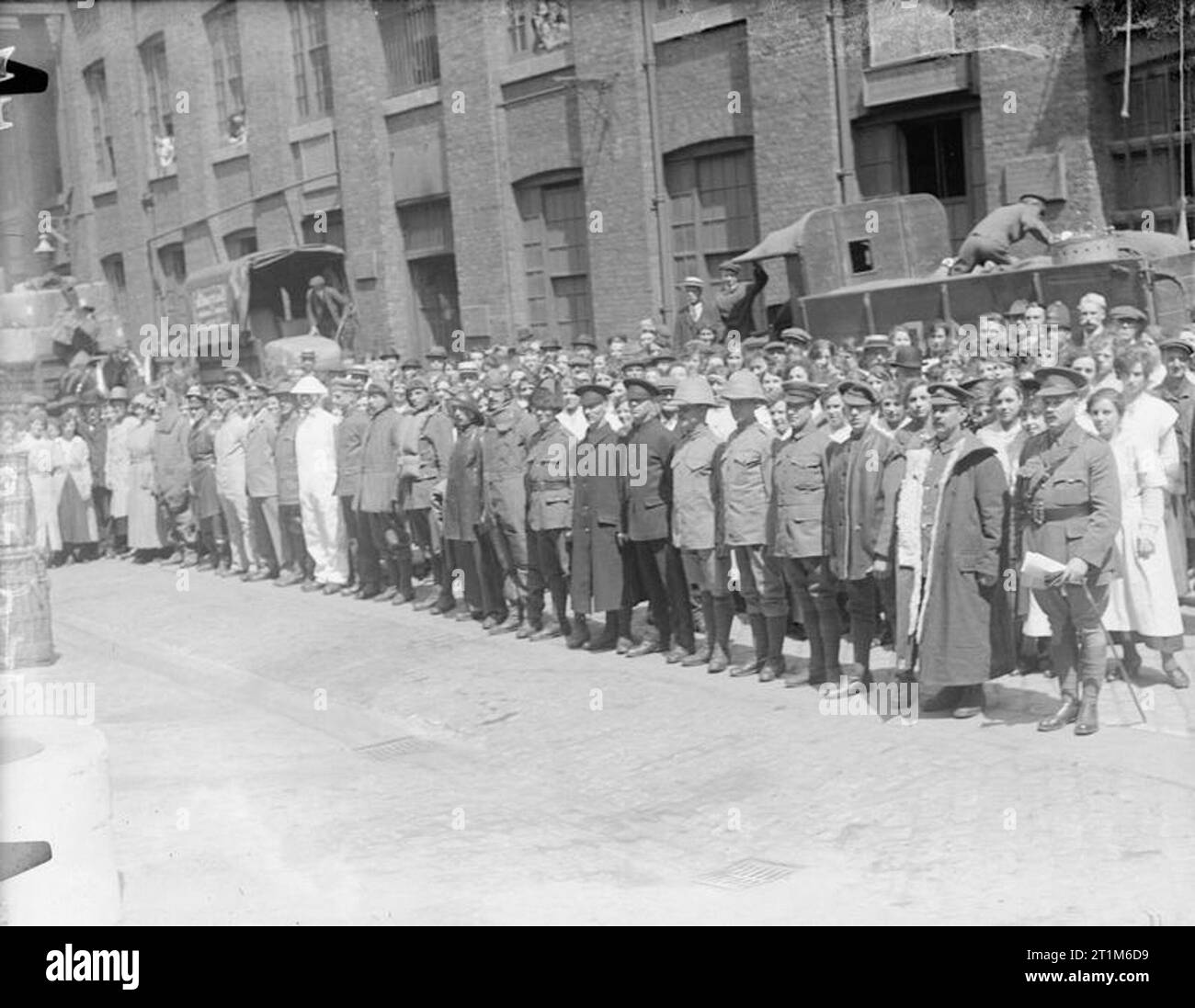 Ministry of Information First World War Official Collection Men workers