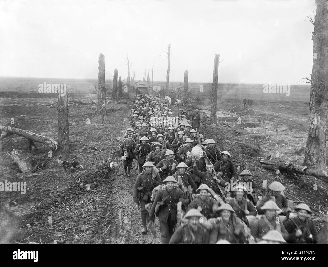 Sherwood Foresters following up Germans near Brie March 1917 Stock Photo