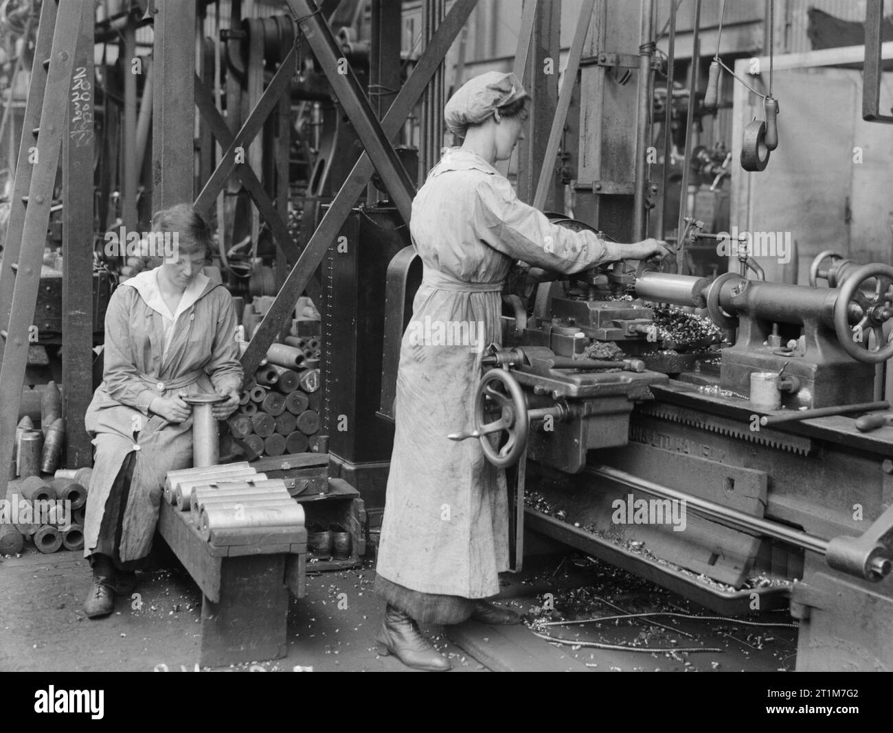 The Arms Production in Britain in the First World War A female worker ...