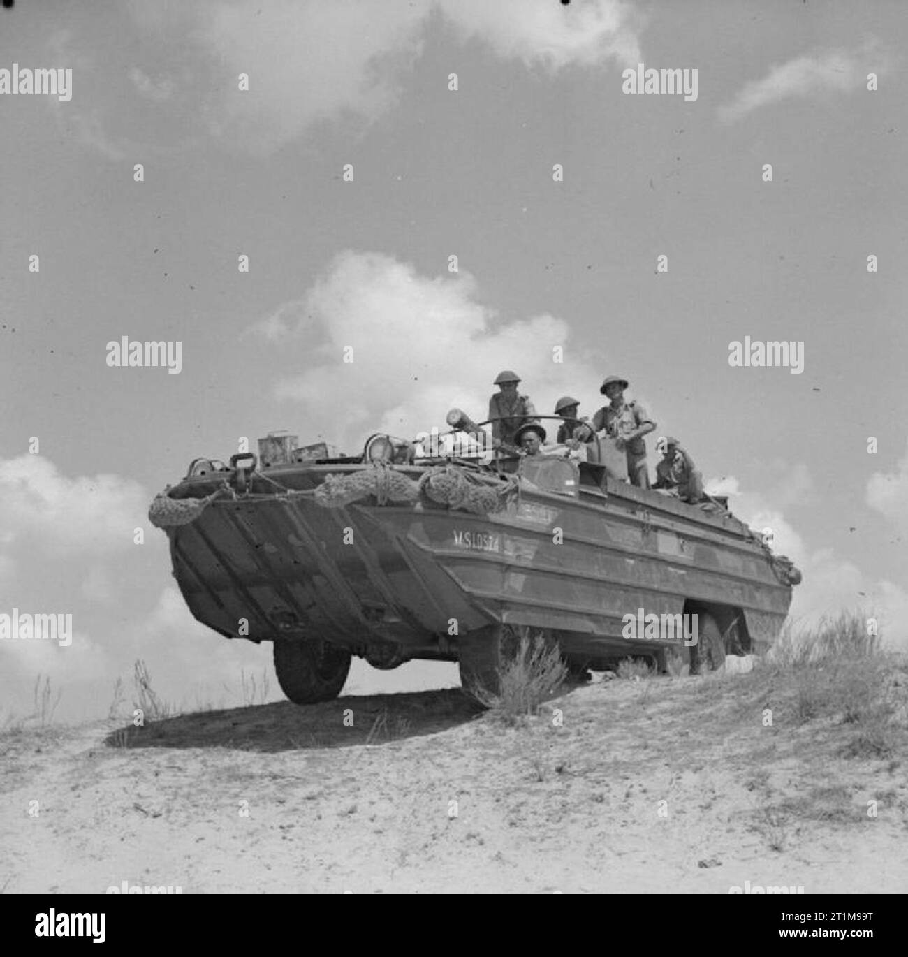 The British Army in North Africa 1943 DUKW carrying a 6-pdr anti-tank ...