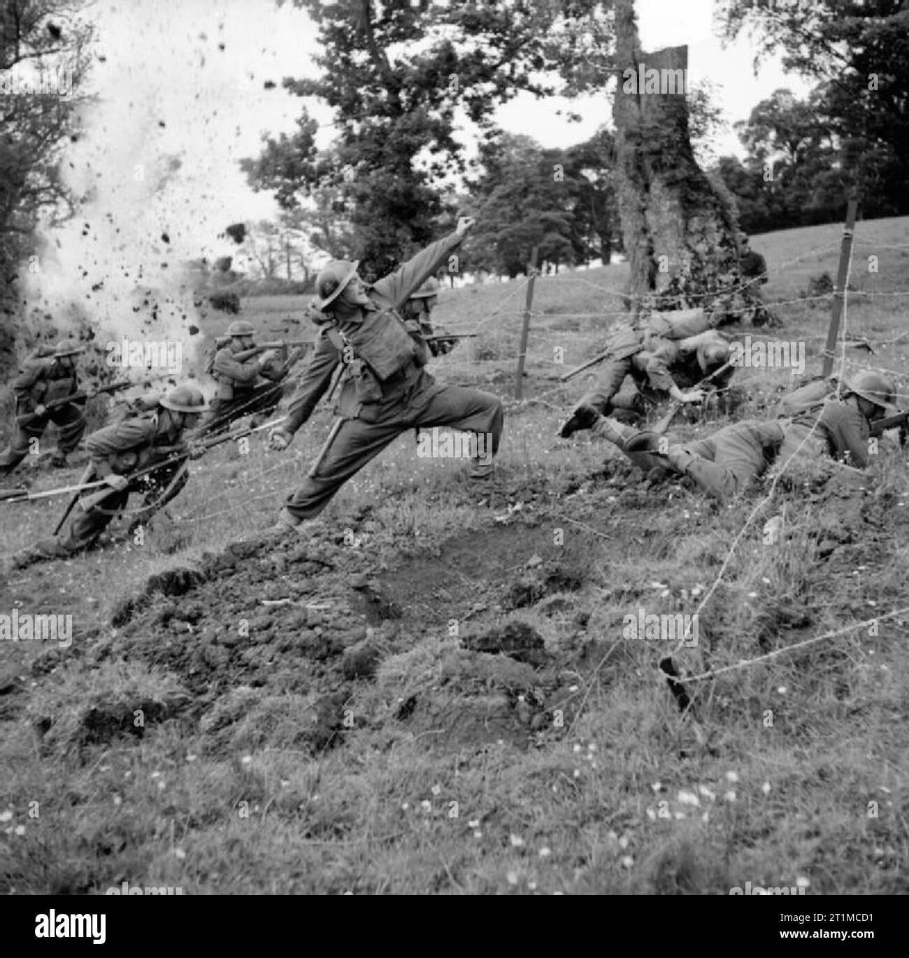 The British Army in the United Kingdom 193945 Men of the 6th Royal Berkshires hurl grenades and