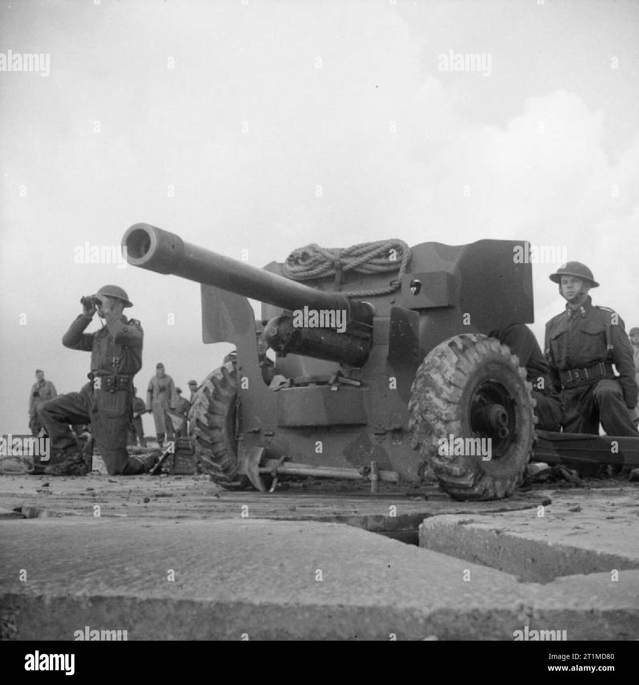 The British Army in the United Kingdom 193945 6pdr antitank gun of