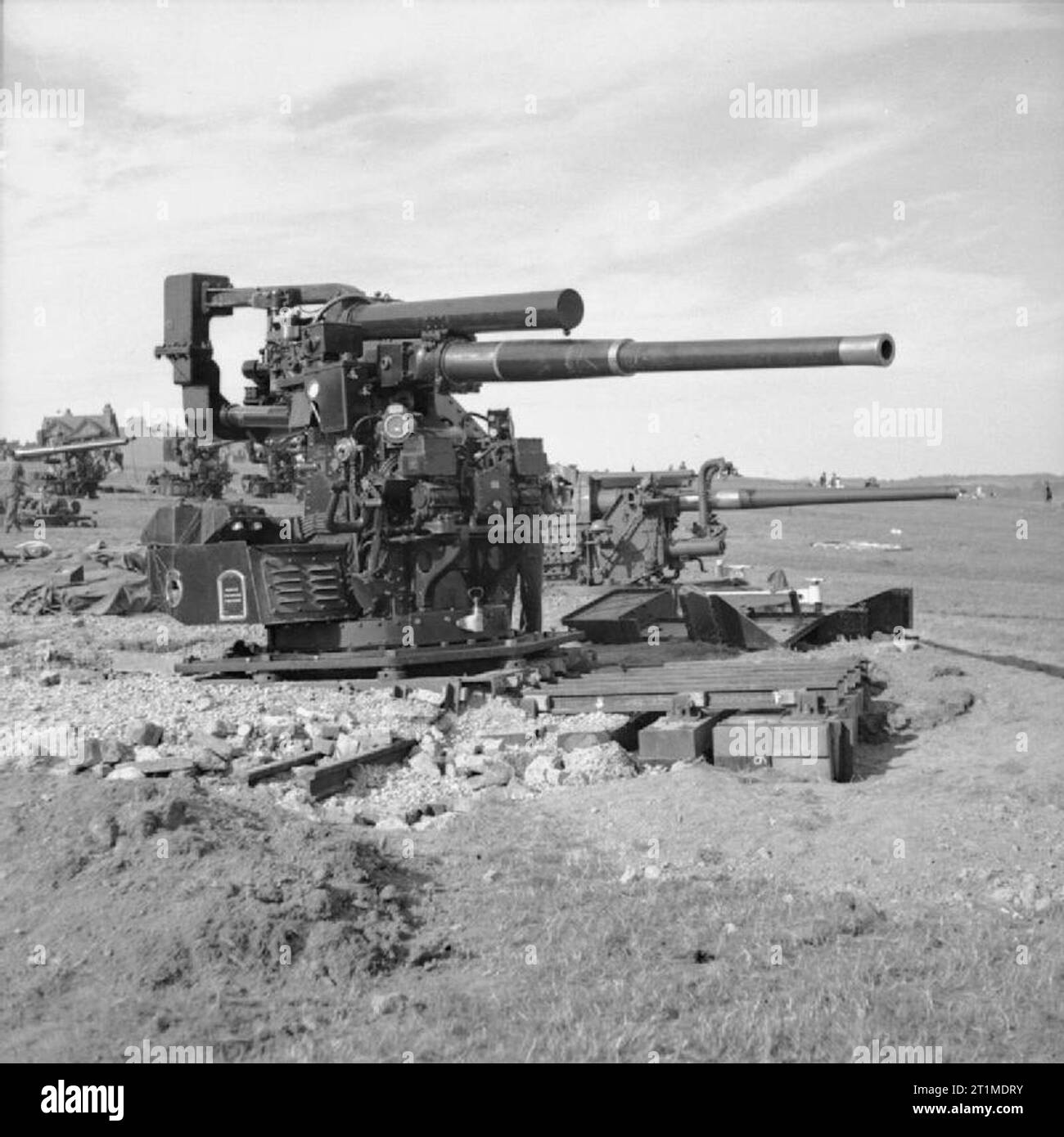 The British Army in the United Kingdom 193945 3.7inch antiaircraft