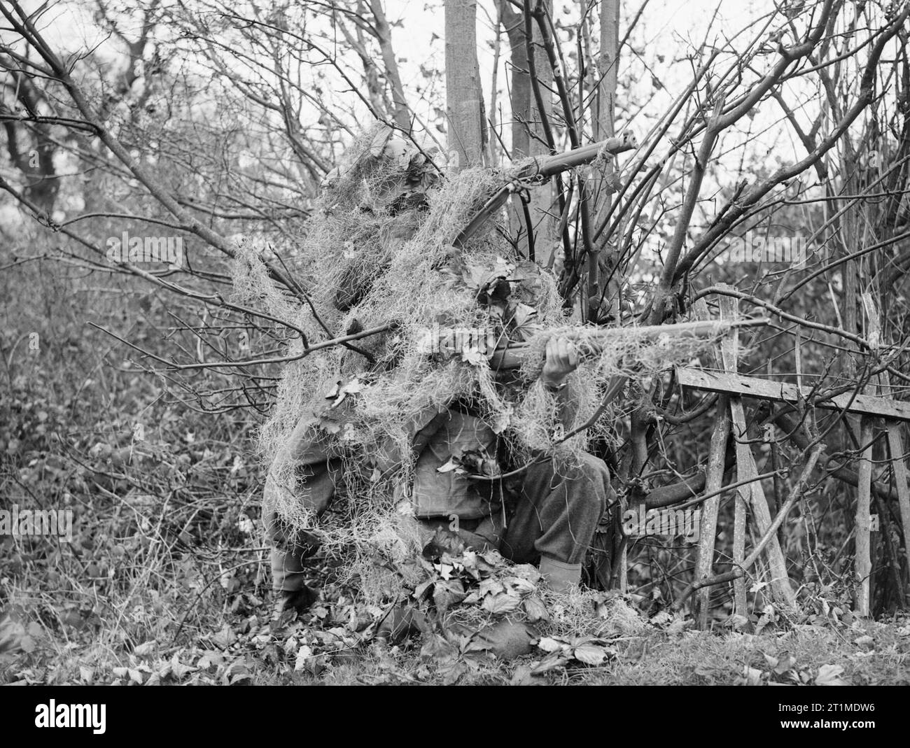The British Army in the United Kingdom 193945 Two infantrymen