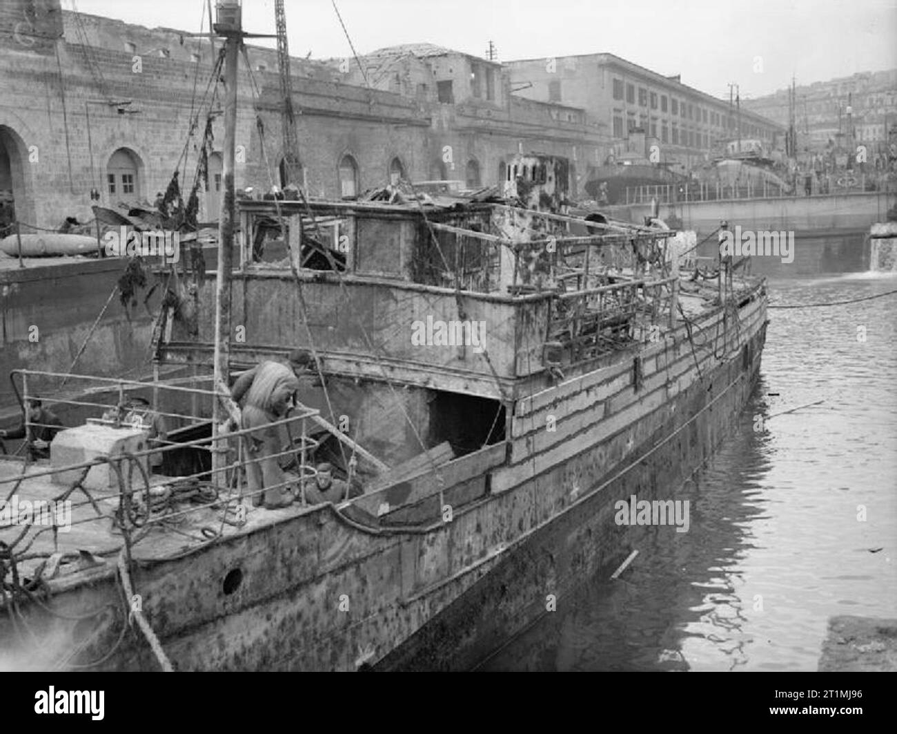 The Campaign in Italy, September-december 1943- the Allied Advance To the Gustav Line Naples, September - October 1943: An Italian minesweeper, scuttled in Naples harbour by the Germans, is raised by the Royal Navy during work to make the harbour operational for Allied shipping. Stock Photo