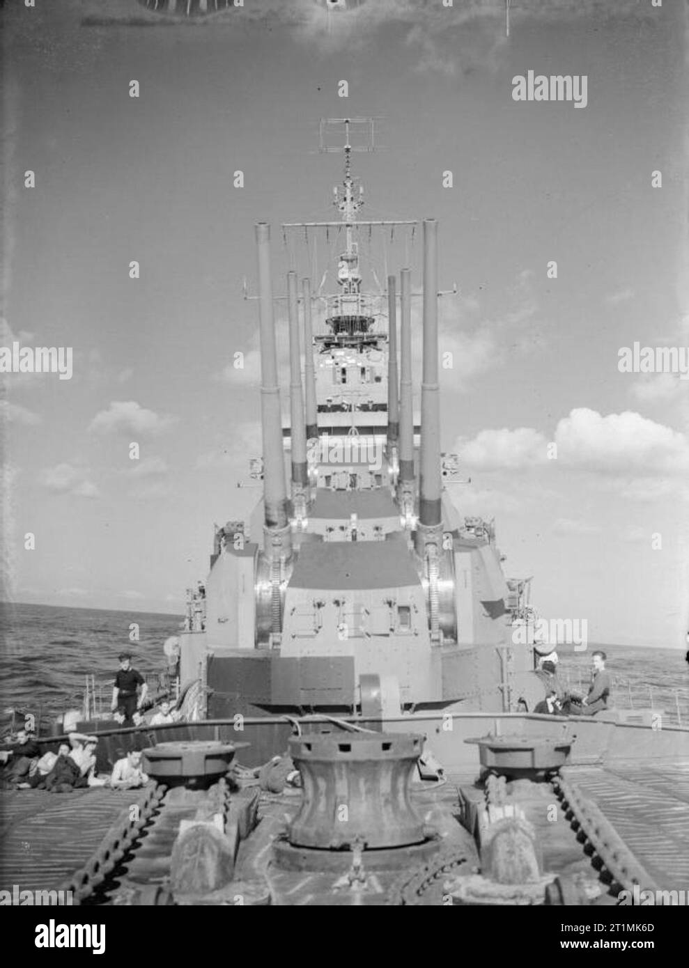 the-royal-navy-during-the-second-world-war-view-looking-aft-down-the