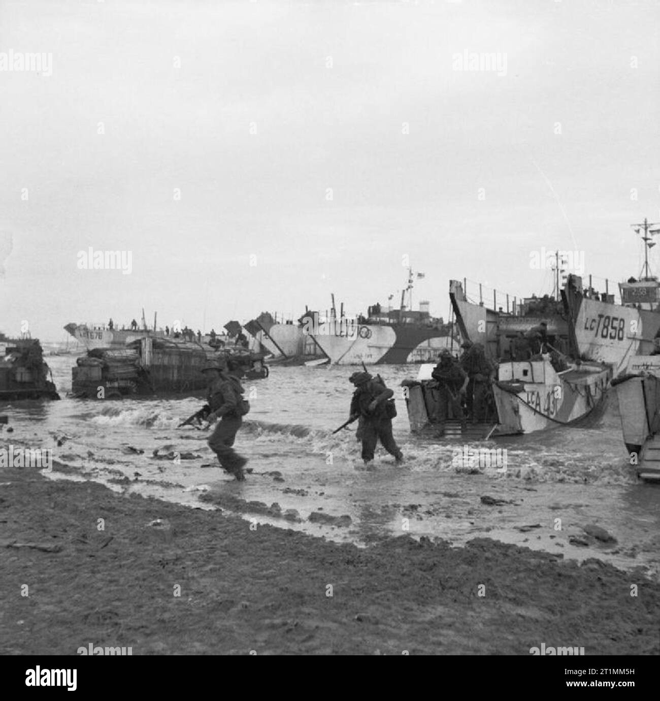 Operation Overlord (the Normandy Landings)- D-day 6 June 1944 Commando troops coming ashore from LCIs (Landing Craft Infantry). Stock Photo