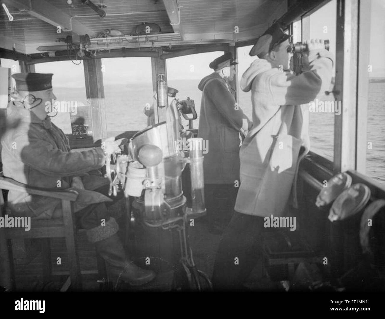 anti-submarine-patrol-aboard-hmt-stoke-city-november-1942-in-the