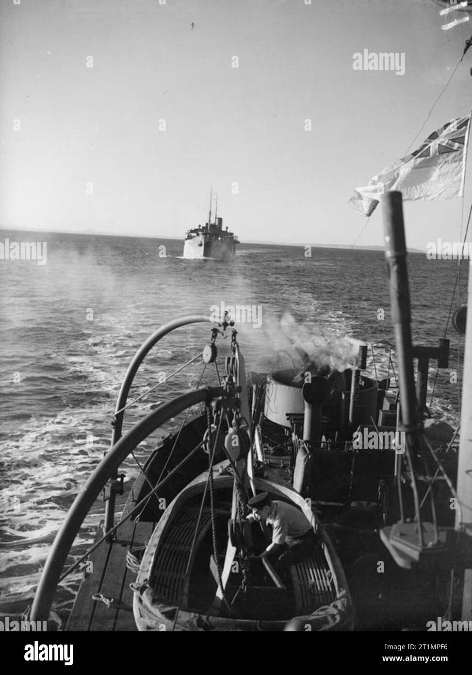 anti-submarine-patrol-aboard-hmt-stoke-city-november-1942-escorting