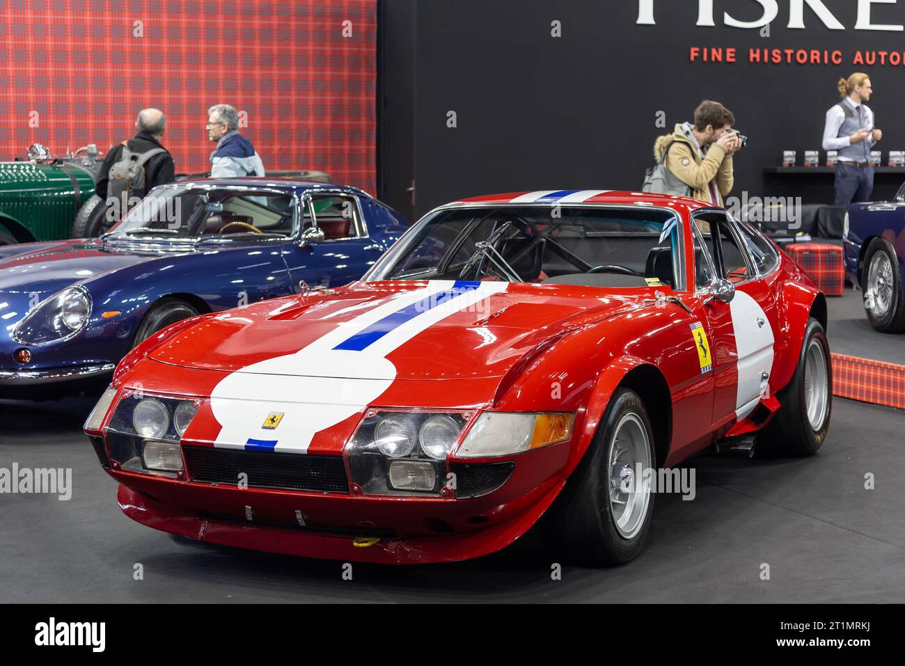 365 GTB4 Competizione 1971 レッド See What Makes This 1971 Ferrari