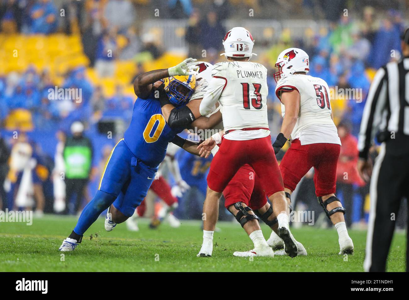 Pittsburgh, Pennsylvania, USA. 14th Oct, 2023. Pitt Panthers defensive