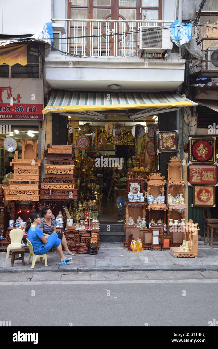 Souvenir shop old quarter hanoi hi-res stock photography and