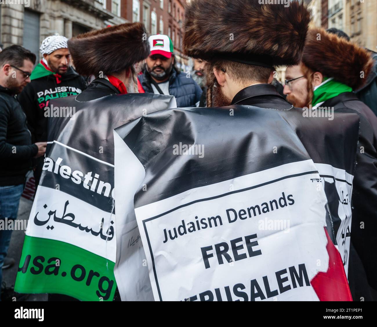 Anti-Zionist and Pro Palestine Haredi jews at the march in London. Stock Photo