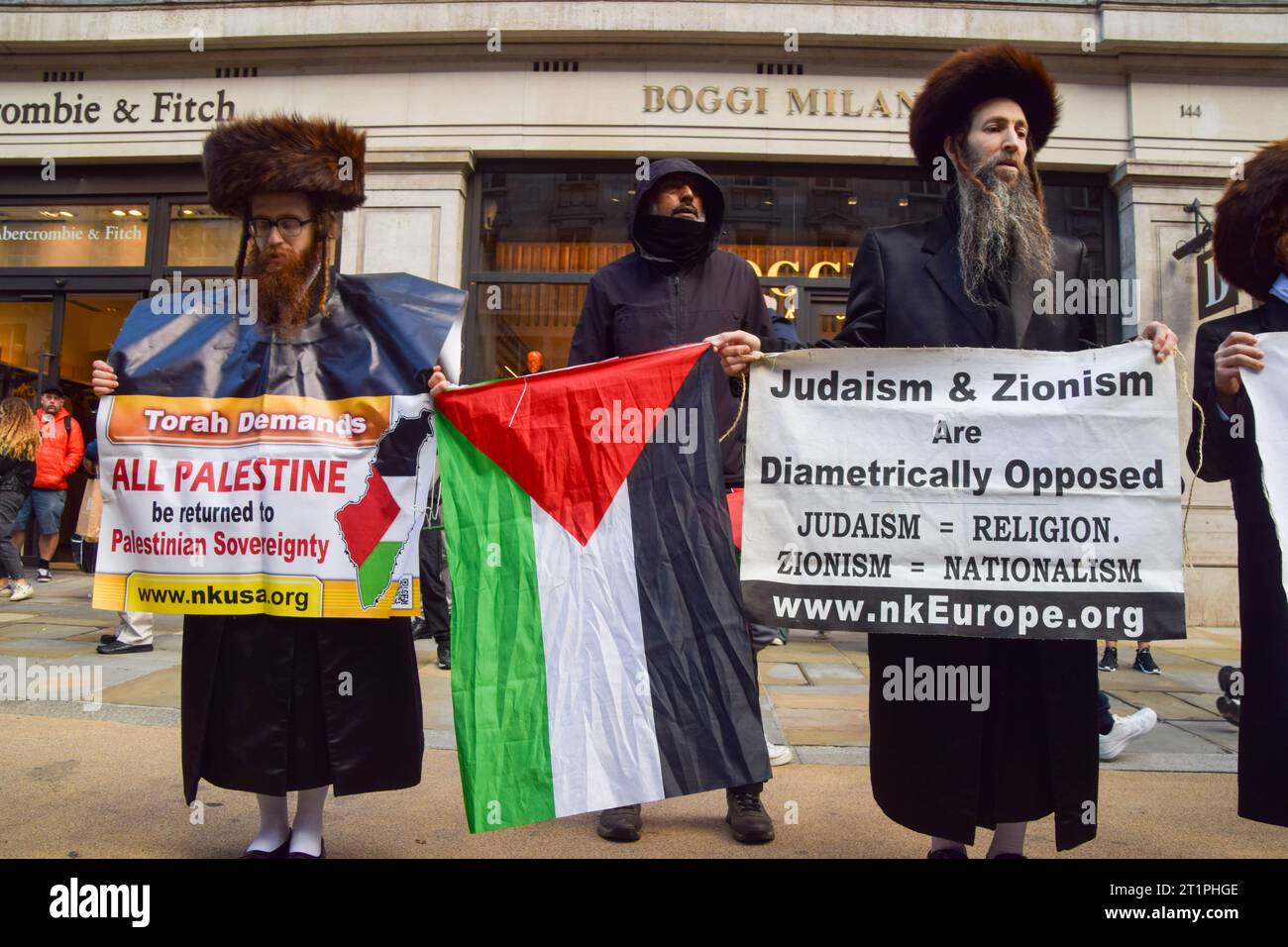 London, UK. 14th October 2023. Pro-Palestine, anti-Zionist Ultra-Orthodox Jews join protesters in Regent Street. Thousands of people marched in solidarity with Palestine as the Israel-Hamas war intensifies. Thousands of people marched in solidarity with Palestine as the Israel-Hamas war intensifies. Credit: Vuk Valcic/Alamy Live News Stock Photo