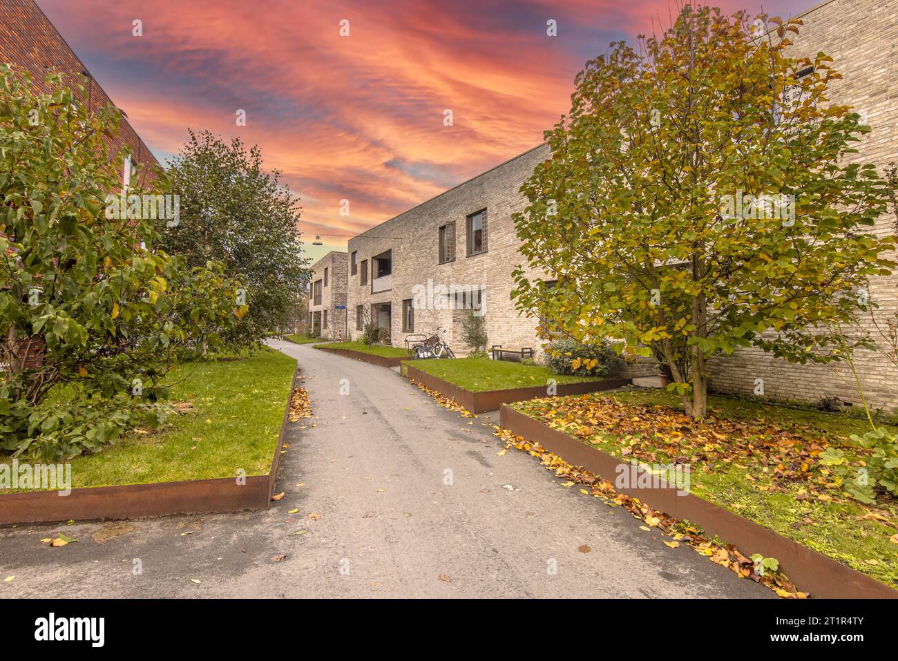 Low rise housing complex on hi-res stock photography and images - Alamy
